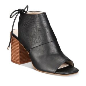 Kenneth Cole Katarina Sandal // Size 9